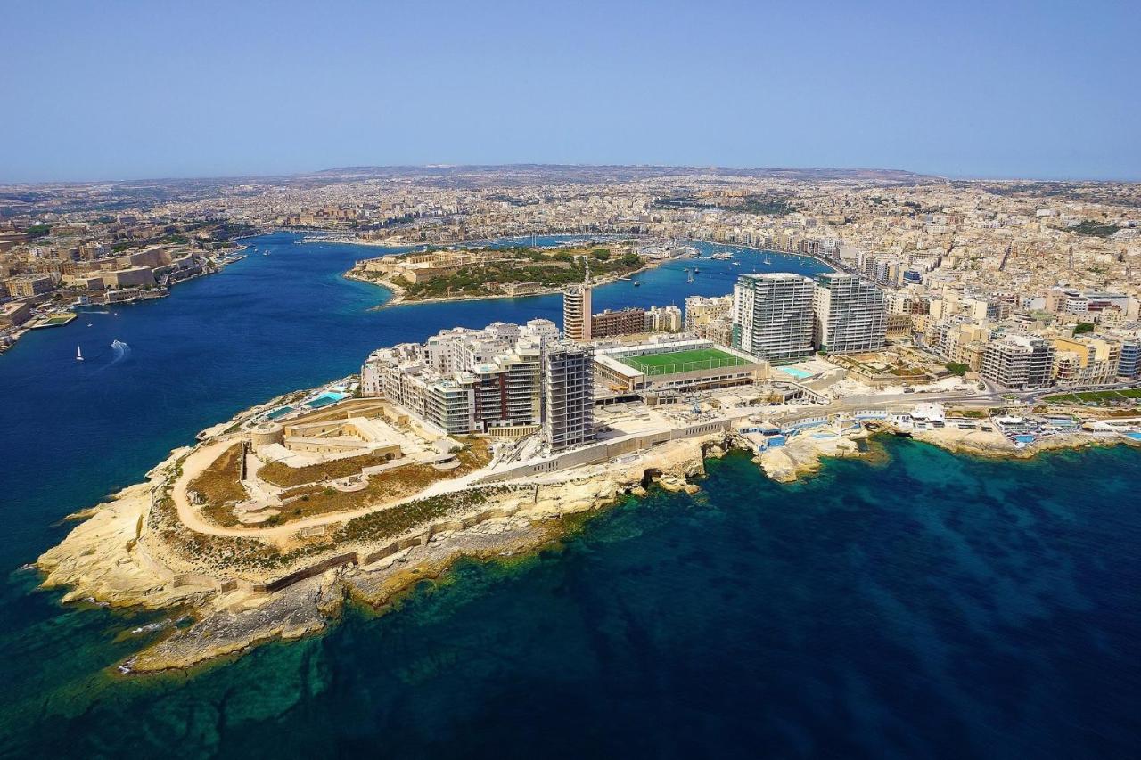 Modern Seaview Apartment In A Prime Location Sliema Exterior photo