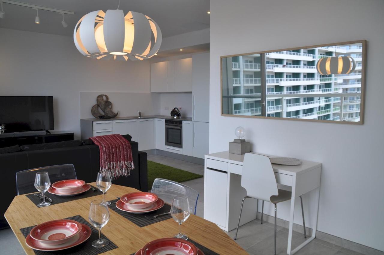 Modern Seaview Apartment In A Prime Location Sliema Exterior photo